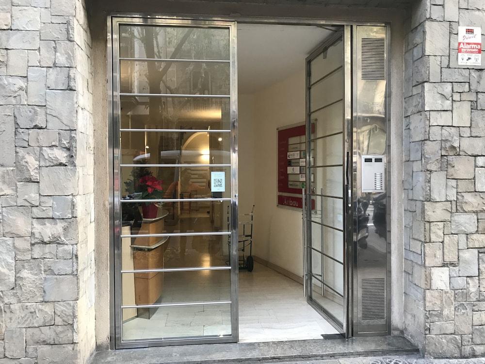 Fisa Rentals Aribau Барселона Екстер'єр фото